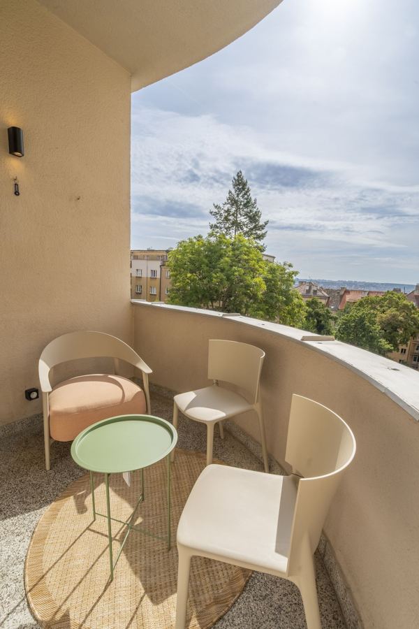 Krytý půlkruhový balkon